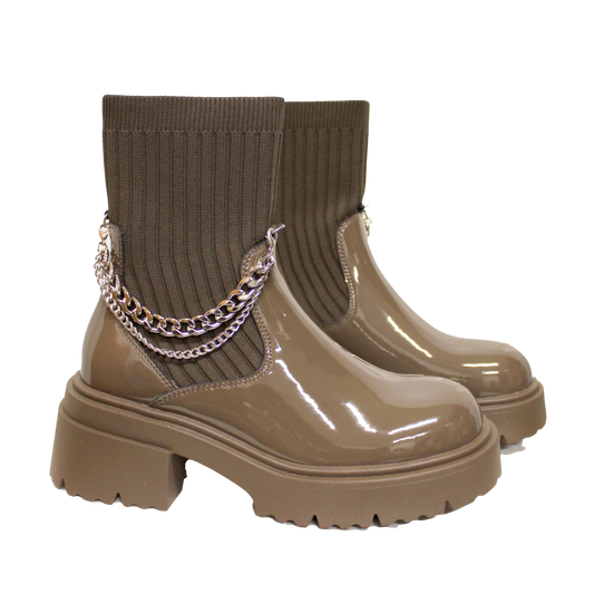 Mylu | BRIO in Mocha Mousse | Chelsea Boots | Metal Chain Decor Ankle Boots | Chunky Sole Chelsea Boots